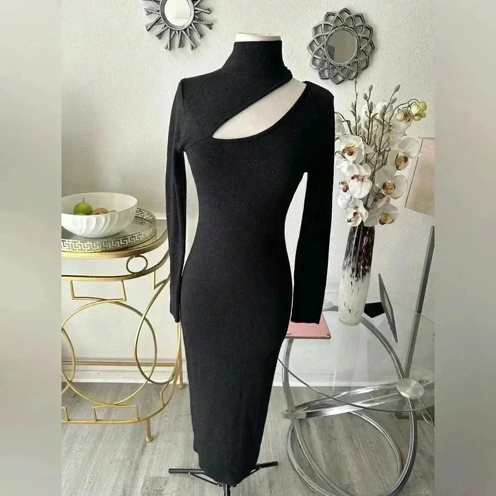 O.p.T Cut out night dress long sleeve . Sz S